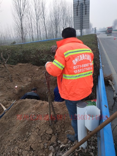 邯郸邯郸高速公路标志牌基础施工案例